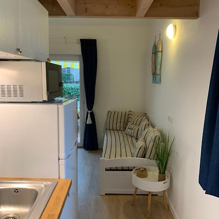 Maisonnette La Coti H5 Avec Piscine Interieure Chauffee, A 400 M De La Plage Et Menage De Fin Sejour Compris Сен-Жорж-д'Олерон Екстериор снимка
