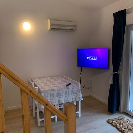 Maisonnette La Coti H5 Avec Piscine Interieure Chauffee, A 400 M De La Plage Et Menage De Fin Sejour Compris Сен-Жорж-д'Олерон Екстериор снимка