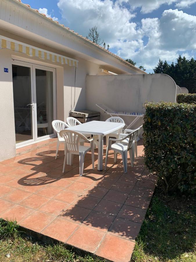 Maisonnette La Coti H5 Avec Piscine Interieure Chauffee, A 400 M De La Plage Et Menage De Fin Sejour Compris Сен-Жорж-д'Олерон Екстериор снимка